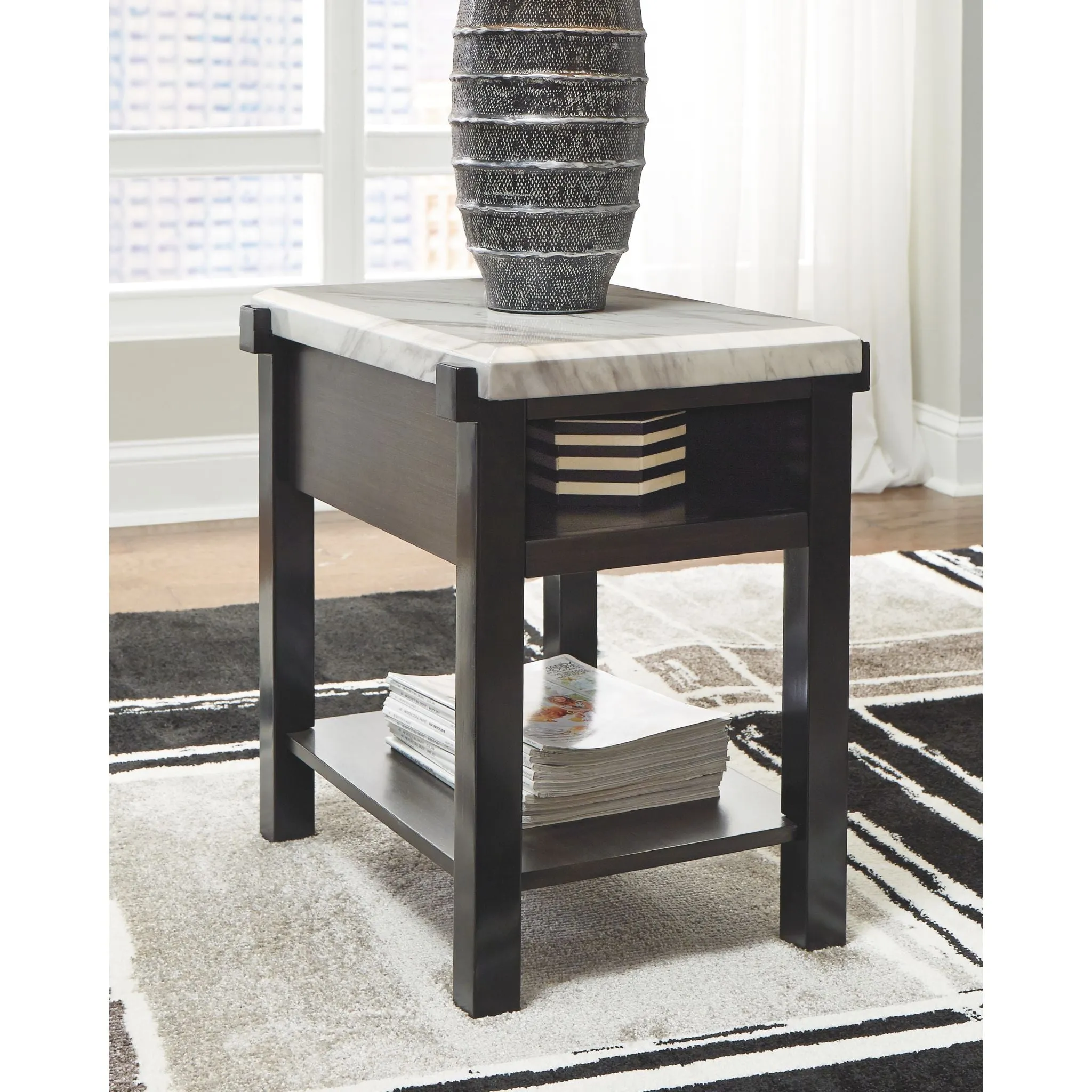 Janilly Chairside End Table